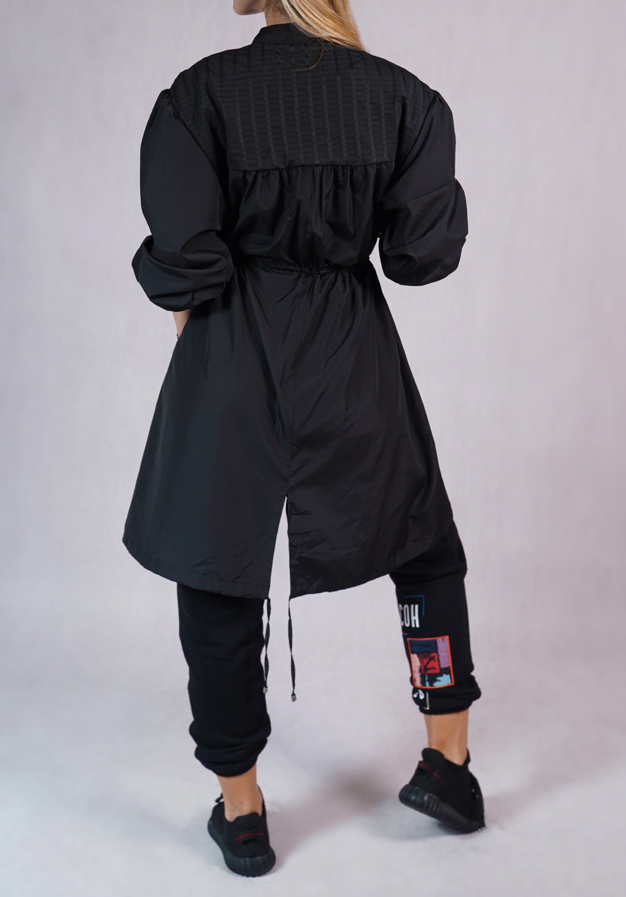 Windbreaker Trenchcoat in Black - C173001